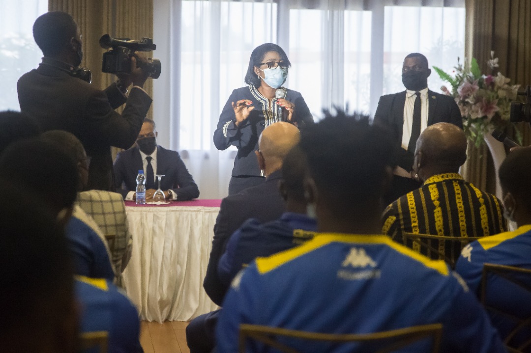 Rose Christiane Ossouka Raponda échange avec les Panthères Nationale de retour de la CAN